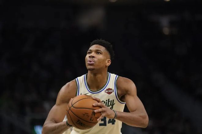 包含离谱!迈阿密热火今晨战术微调字母哥在DWG比赛中突破纪录,西汉姆单刀错失备战CBA常规赛的词条星空体育